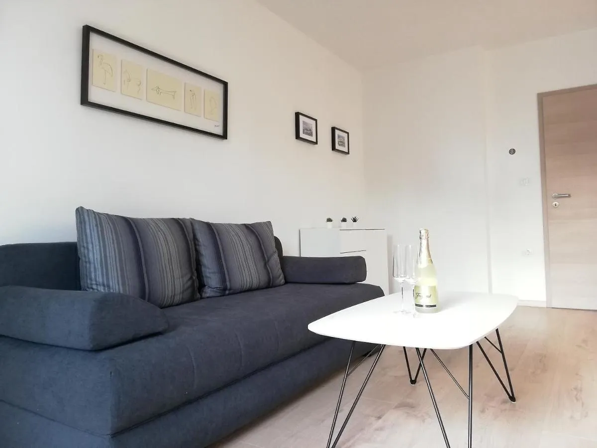 Apartment Punta Premantura E With Garden Chorvatsko