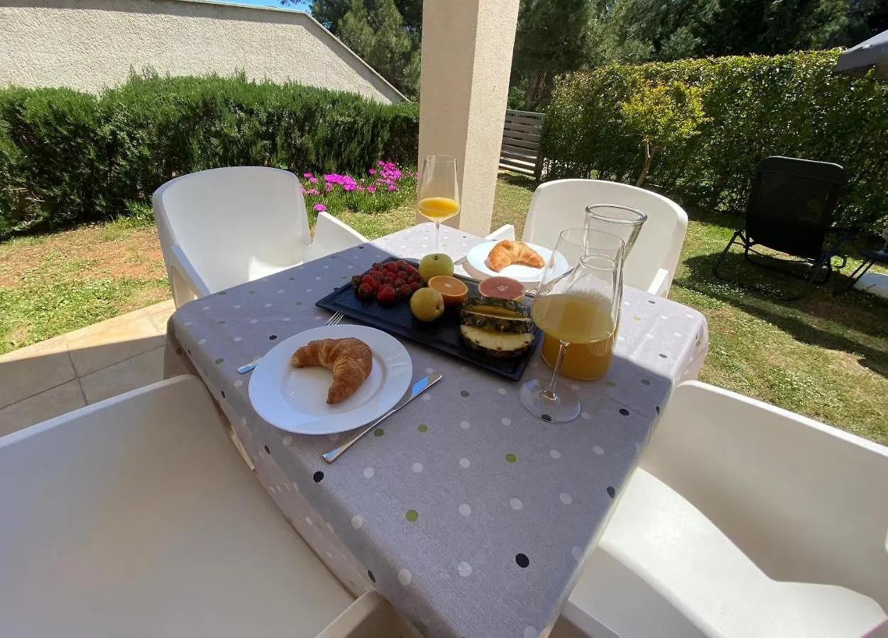Apartment Punta Premantura E With Garden 0*,  Chorvatsko
